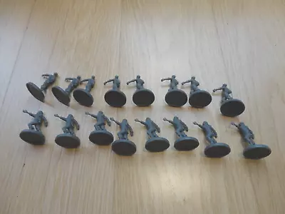 £7 • Buy Zombicide Undead Or Alive. 16 Runner Miniatures, 2 Poses, From Base Game
