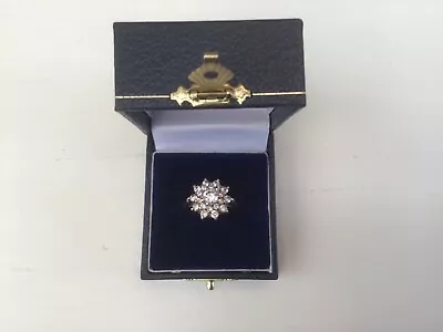 Vintage 9ct Yellow Gold Cubic Zirconia Cluster Ring • £90