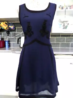 Max C London Navy With Black Trim & Flower Motifs Light Lined Dress Sz 14 • £12