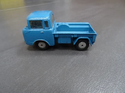£4 • Buy Corgi Toys No. 409 - Jeep FC-150 (Forward Control) Re-painted - Spares Or Repair