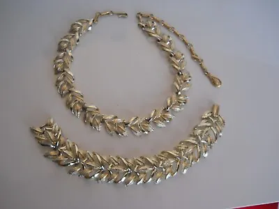 Vintage Signed Coro Gold Tone Leaf Choker/Bracelet Set • $11.99