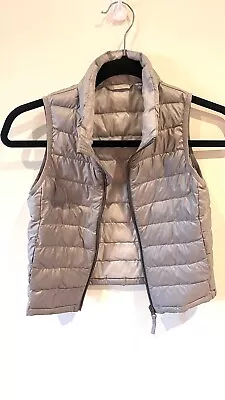 Uniqlo Grey Kids Vest Size 6 (100% Polyester) • $50