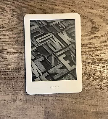 Amazon Kindle 10th Gen (8GB) White Model J9G29R • £45