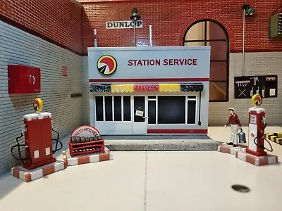 Petrol Station Forecourt 1980 Painted Model Fuel Service Diorama 1:43 Scale • £22