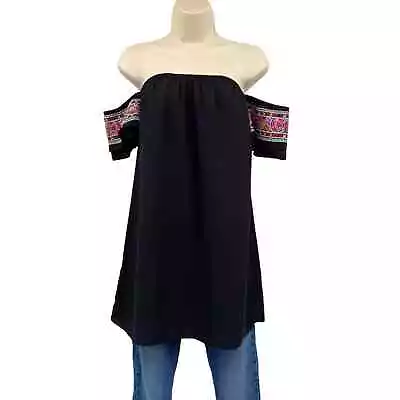 VaVa By Joy Han Off The Shoulder Embroidered Top Size XS • $40