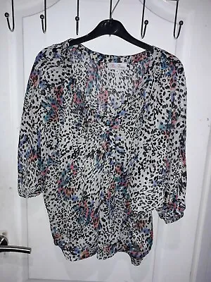 £2 • Buy Be Beau Animal Print V Neck Tie Front Top   Size 10