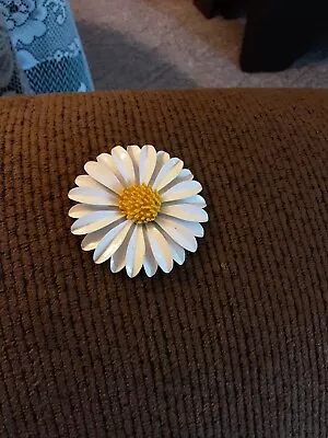 Vintage Daisy Flower Enamel Brooch- 2 1/2  Unsigned • $4.99