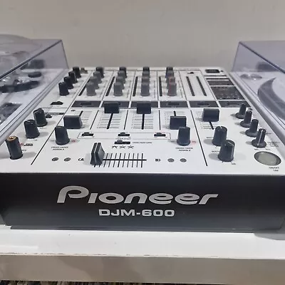 Pioneer DJM 600 White 4 Channel Dj Mixer. Works But Faults • £40