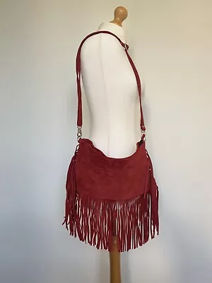 £29.99 • Buy Red Suede Fringe Crossover Bag With Adjustable Strap H18xW32cm