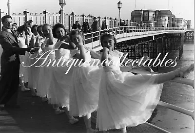 Darkroom Produced 7x5 Photograph Of The Worthing Ballet Club On The Pier D2 • £4.99