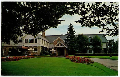 Standard Chrome Postcard - Bailey's Harbor Wisconsin - Maxwelton Braes Golf • $3.95