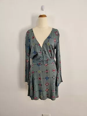 TIGERLILY Size 12 Green Geo Deep V Neck Long Sleeve Fit Flare Knee Length Dress • $44.95