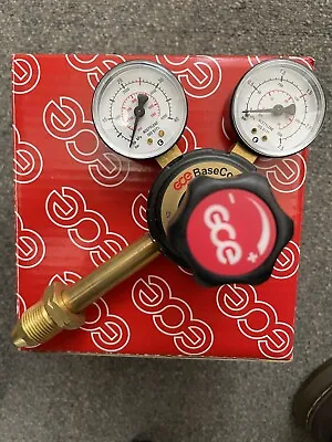 Acetylene Regulator Single Stage 2 Gauge 25 Bar / 1.5 Bar Side Entry • £24