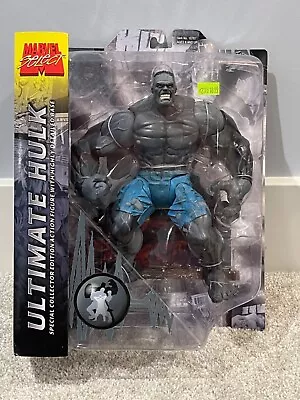 Diamond Select Marvel Ultimate Hulk Action Figure 8.5  2003 Toy Biz • $72.99