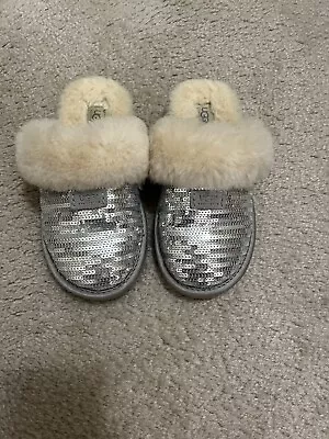 UGG Kids Dazzle Silver  Sequin Slipperssize 1 • $31.99