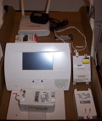 $215 • Buy Honeywell Lynx 5210 Touch Panel, ZWAVE, Wi-Fi, Cel. Com. Wired2Wireless & Router