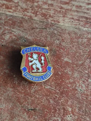 CHELSEA  F C -   VINTAGE  SHIELD  COLLECTABLE  Football  Pin  BADGE • £9.49