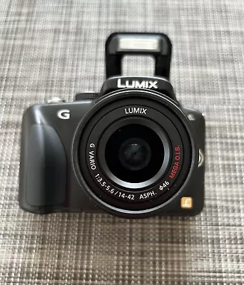 PANASONIC LUMIX DMC-G3 16.0 MP Digital Camera + LUMIX Lens. • £70