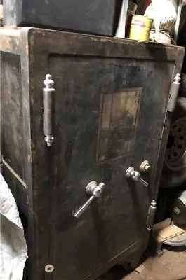 $5950 • Buy ANTIQUE IRON HALL'S SAFE & LOCK CO. LARGE SAFE - Buyer Responsible For Pickup