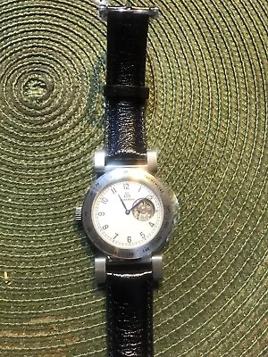 NEW MINORVA AUTOM( 2 WATCH IN 1/OR 2 FACES; White And Black ) Only 1 All Google) • $250