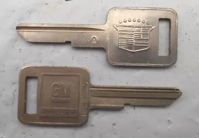 (1) Cadillac   E   Vintage  OEM  Key Blank With Logo • $9.99