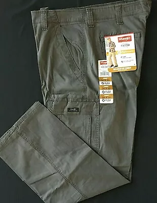 Men's Wrangler Relaxed Fit Cargo Pants W/ Stretch Olive Drab Green CHOOSE SIZE • $34.99