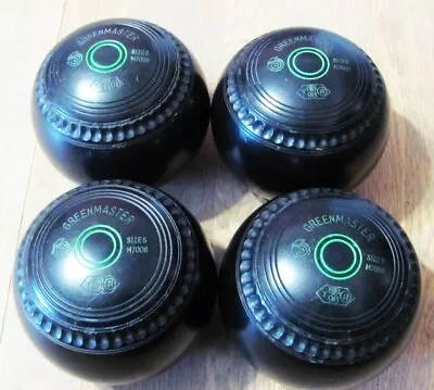 Splendid Set Of 4 Greenmaster Black Lawn Bowls Size 5 Medium With Green Rings • £42.50