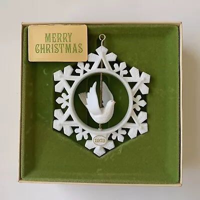 1978 Hallmark Tree-Trimmer Christmas Ornament Dove Rotates In Snowflake Vintage • $9.50