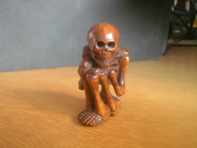 £26.99 • Buy Hand Carved Wood Netsuke Skeleton Sitting With Knees Up Collectable Figure ..1