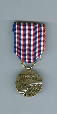 $20 • Buy France Military Civilian French Medal - Medaille D'honneur Postes Et Telecommun.