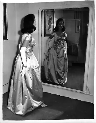 Janette Scott 1959 Candid Royal Film Performance D/Weight Stamped Photograph • £22.99