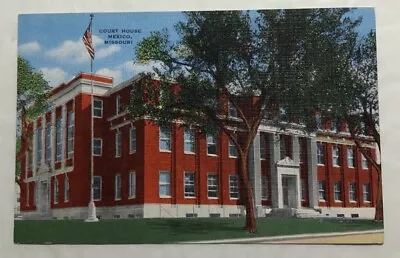 Court House Mexico Missouri. Postcard (W1) • $5.63