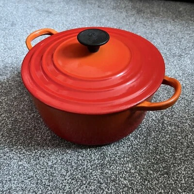 £32 • Buy Le Creuset 22cm 9” Round Cast Iron Casserole Pot With Lid Volcanic Orange / Red