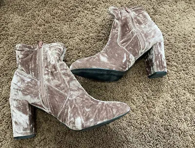 Steve Madden Pink Crushed Velvet Boot Booties Mauve Rose Blush Dusty Pink 10 • $20