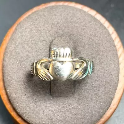 Vintage Solid Sterling Silver 925 Fine Claddagh 2mm Wide Band Ring Size 6 • $28