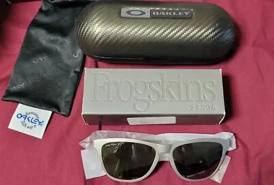 $589.99 • Buy Rare Oakley Titanium Frogskins Sunglasses 1 Of 500 Polarized + Carbon Fiber Case