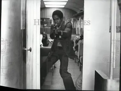 Press Photo Actor O.J. Simpson In  The Cassandra Crossing  Movie - Hcq30006 • $19.99