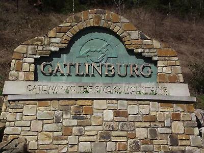 $600 • Buy 2 Bdrm Townhome, 4nts,  Gatlinburg TN, At Mountain Loft Resort, June 19-23