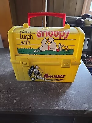 1968 SNOOPY  PEANUTS  KING-SEELEY Yellow LUNCH BOX With Charlie Brown THERMOS • $55