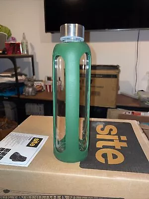 £4 • Buy BEE BLISSFUL BOTTLE COMPANY 500ml GLASS WATER BOTTLE Pink SLEEVE NEW