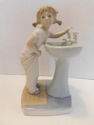 Lladro Girl At Wash Sink Figurine 4838  CLEAN UP TIME  Retired 1993 - Spain 7  • $118
