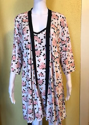 Marilyn Monroe White Floral 2-Piece Pajama Nightgown Robe Set Size M • $19.99