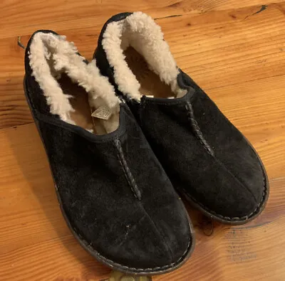 UGG Australia SN 1757 Bettey Black Sheepskin Slip On Shoes Loafers Size 6 • $22