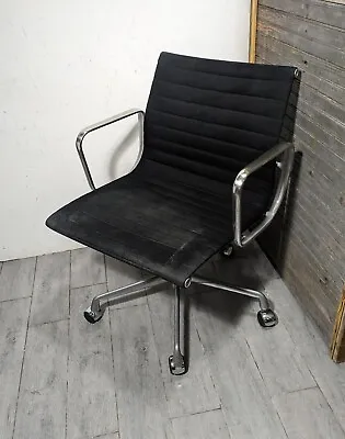 Vintage Herman Miller Eames EA335 Aluminum Office Group Rolling Arm Chair • $450