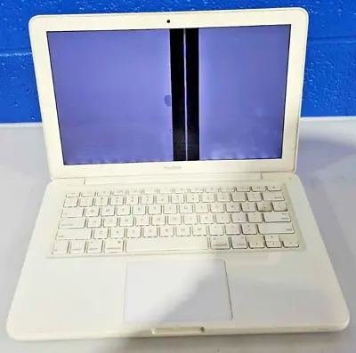 Apple MC516LL/A 13  MacBook Unibody White P8600 2.4GHz 250GB SSD 4GB RAM 30424F1 • $59.95