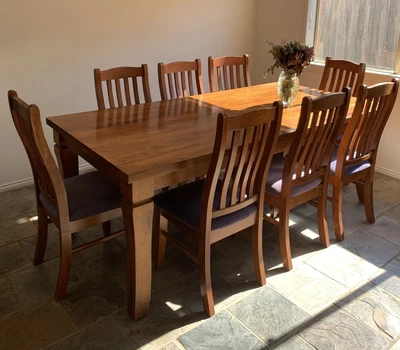 $200 • Buy 8 Seater Dining Table And Chairs