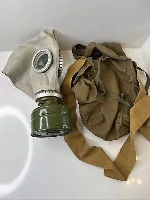 Vintage Military Gas Mask T-83 • $12.99