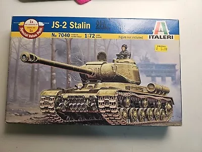 Italeri 7040 - JS-2 Stalin Tank WWII Russian Tank Plastic Kit 1/72 Scale T48P • £4.20