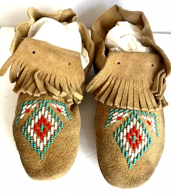 Vintage Native American Indian Beaded Moccasins  9 1/2 • $85.99