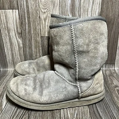 UGG AUSTRALIA CLASSIC SHORT S/N 5825 LIGHT GRAY SUEDE SHEARLING BOOTS Sz W5 • $44.50